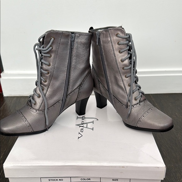 Elegant Pewter Lace-Up Ankle Boots - Picture 8 of 13